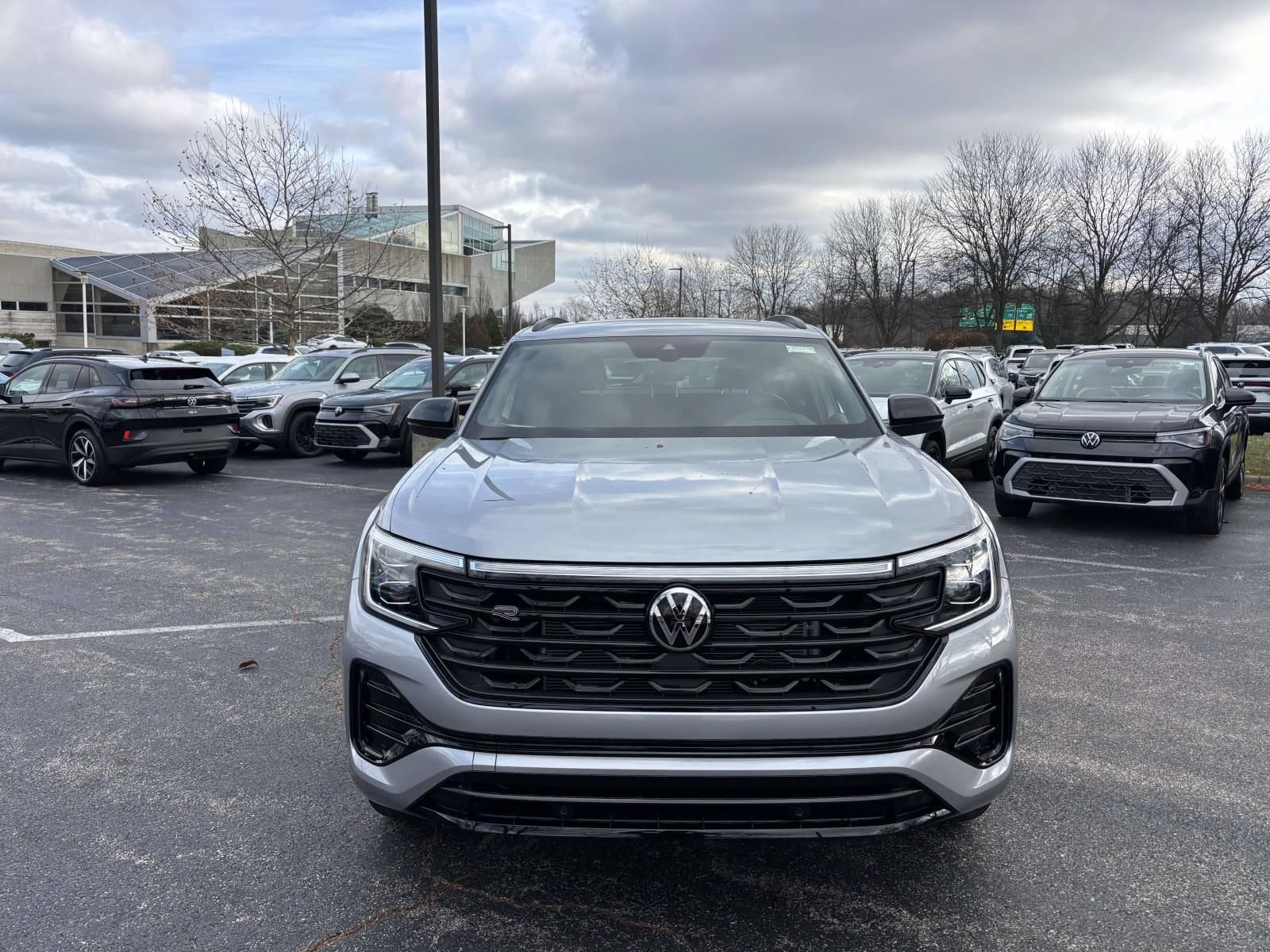 New 2026 Volkswagen Atlas Cross Sport SEL R-Line AWD/4WD image 2