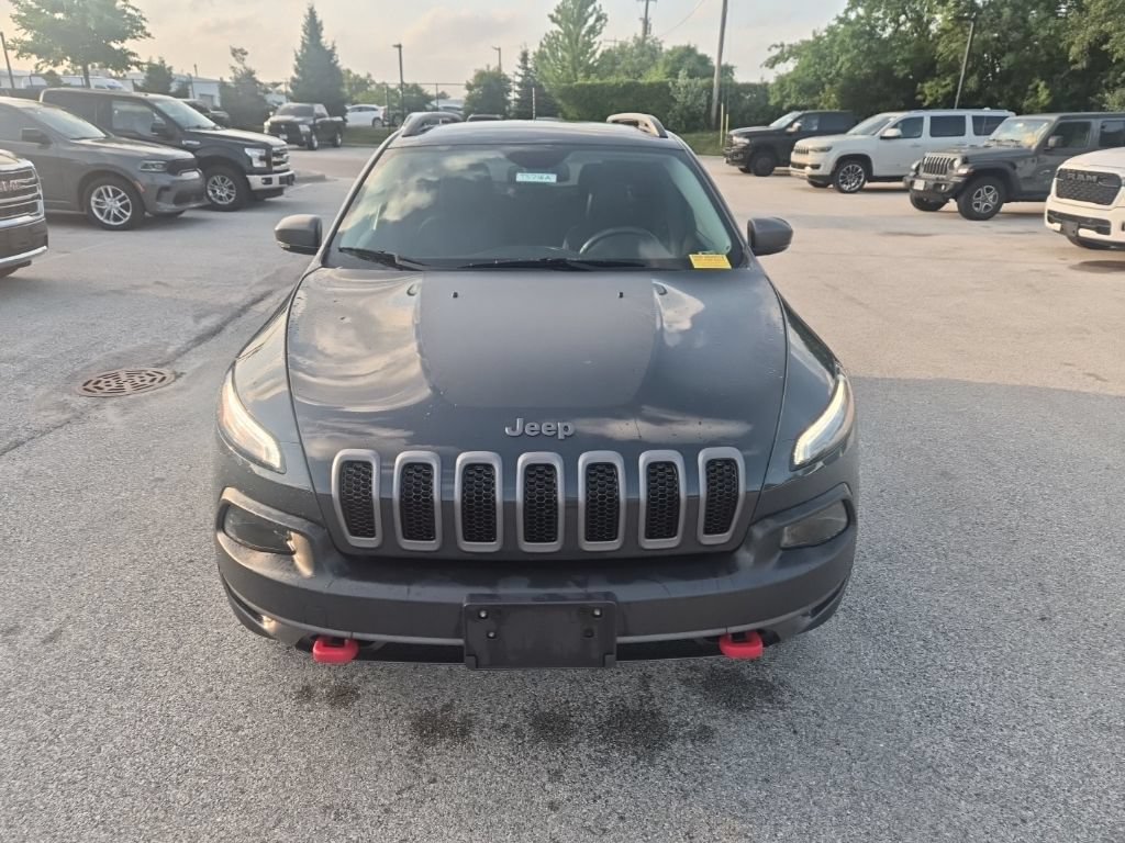 Used 2016 Jeep Cherokee Trailhawk w/ Comfort/Convenience Group AWD/4WD image 2