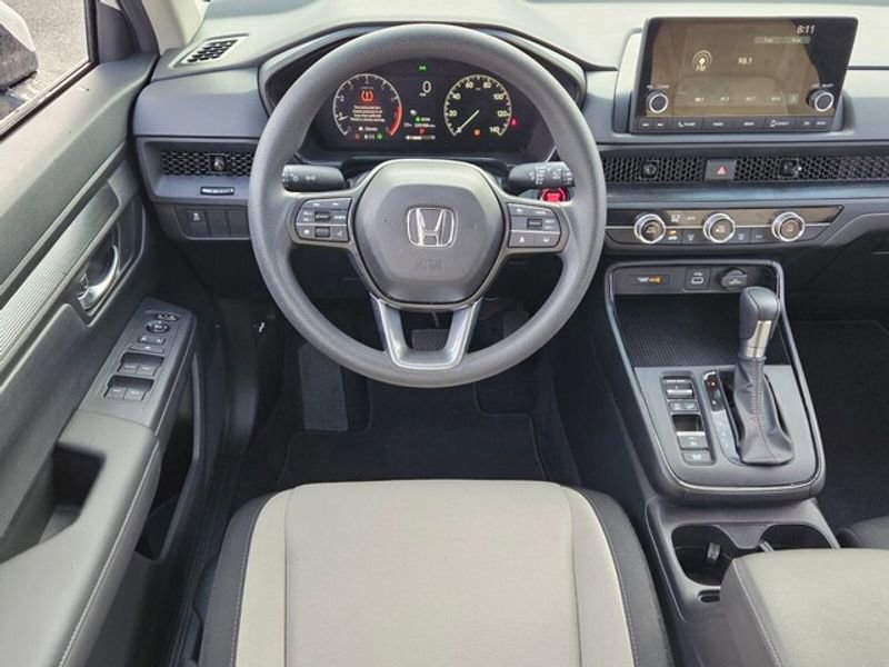 Used 2025 Honda CR-V LX image 9