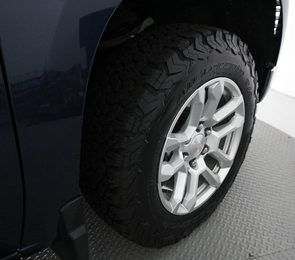 Used 2023 Chevrolet Silverado 1500 LT AWD/4WD image 52