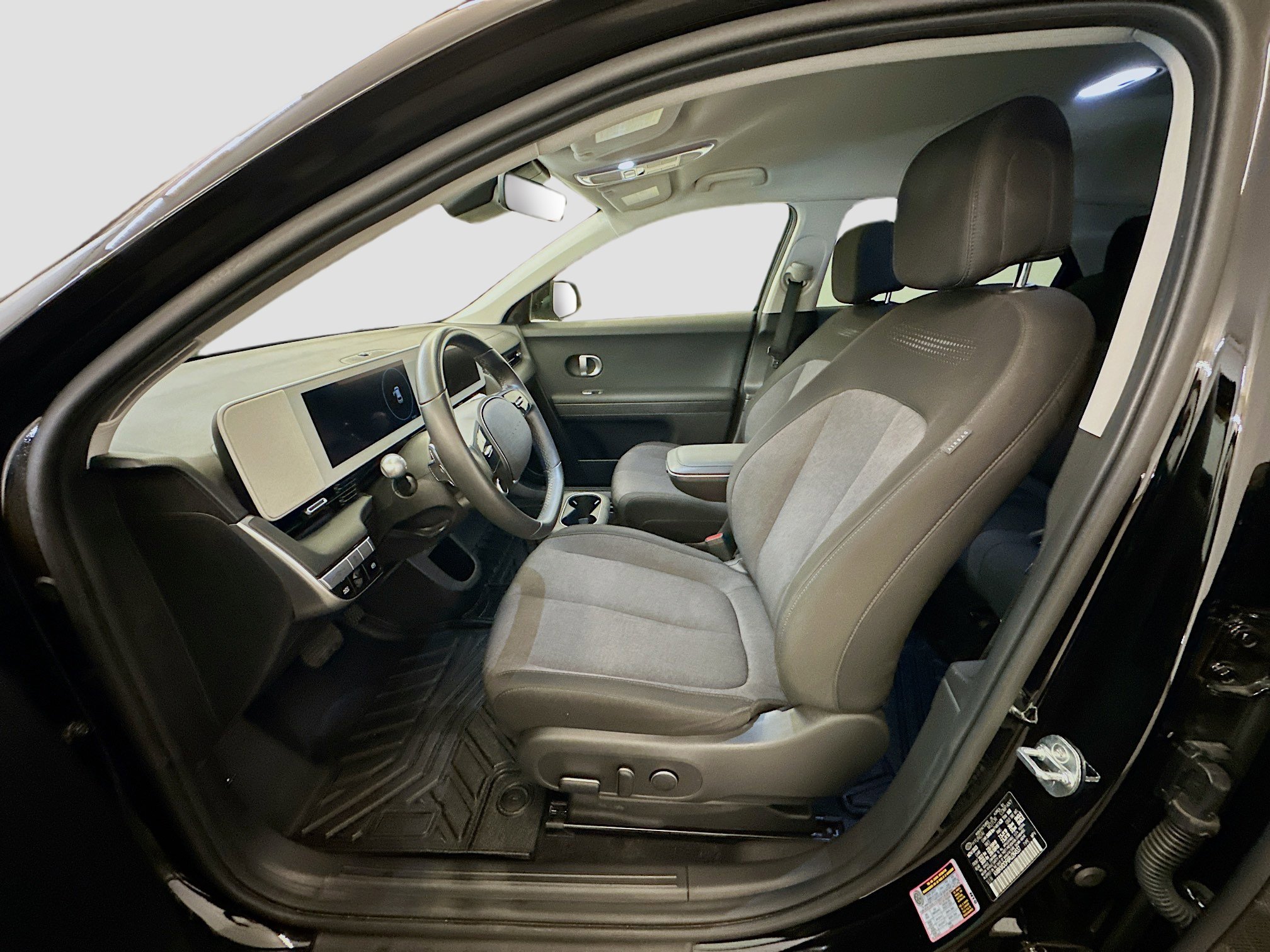 Used 2024 Hyundai Ioniq 5 SE AWD/4WD image 13