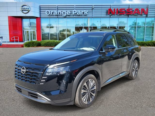 New 2026 Nissan Pathfinder Platinum FWD image 4