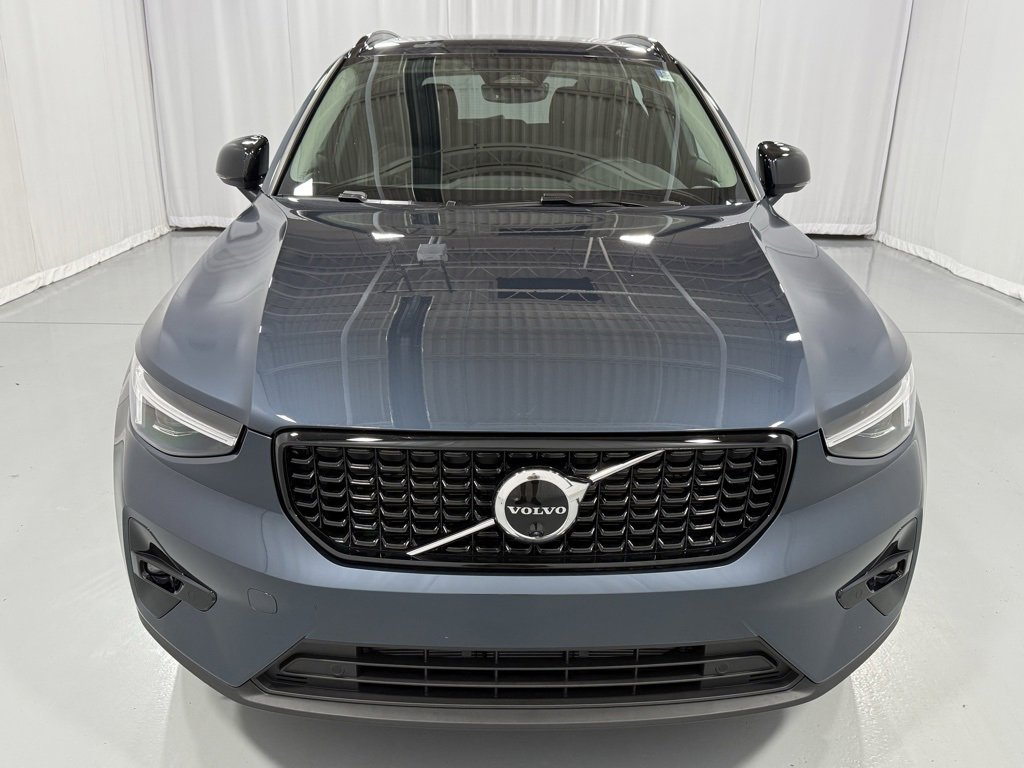 New 2026 Volvo XC40 B5 Ultra w/ Protection Package Premier image 3