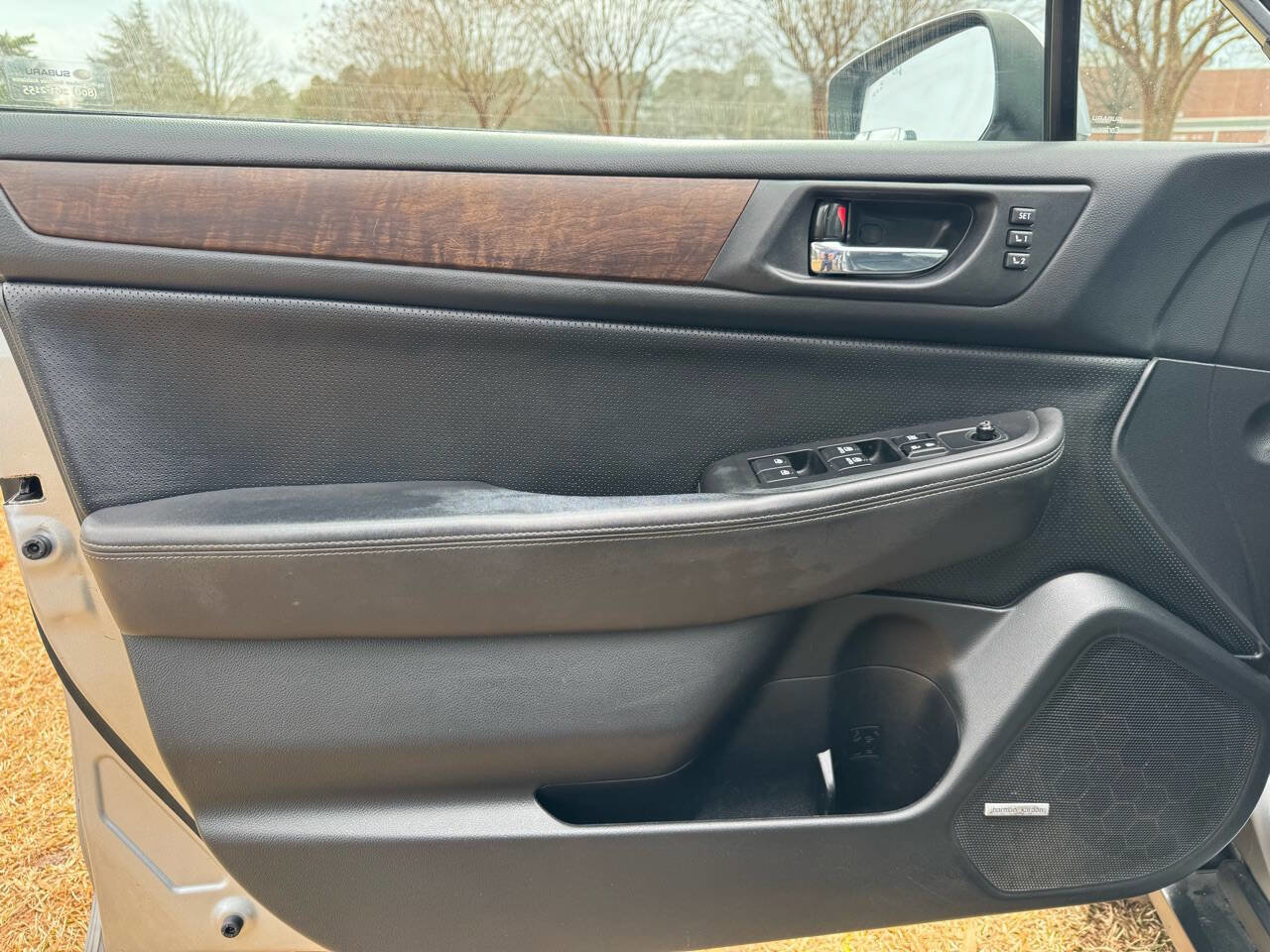 Used 2015 Subaru Outback 2.5i Limited image 9