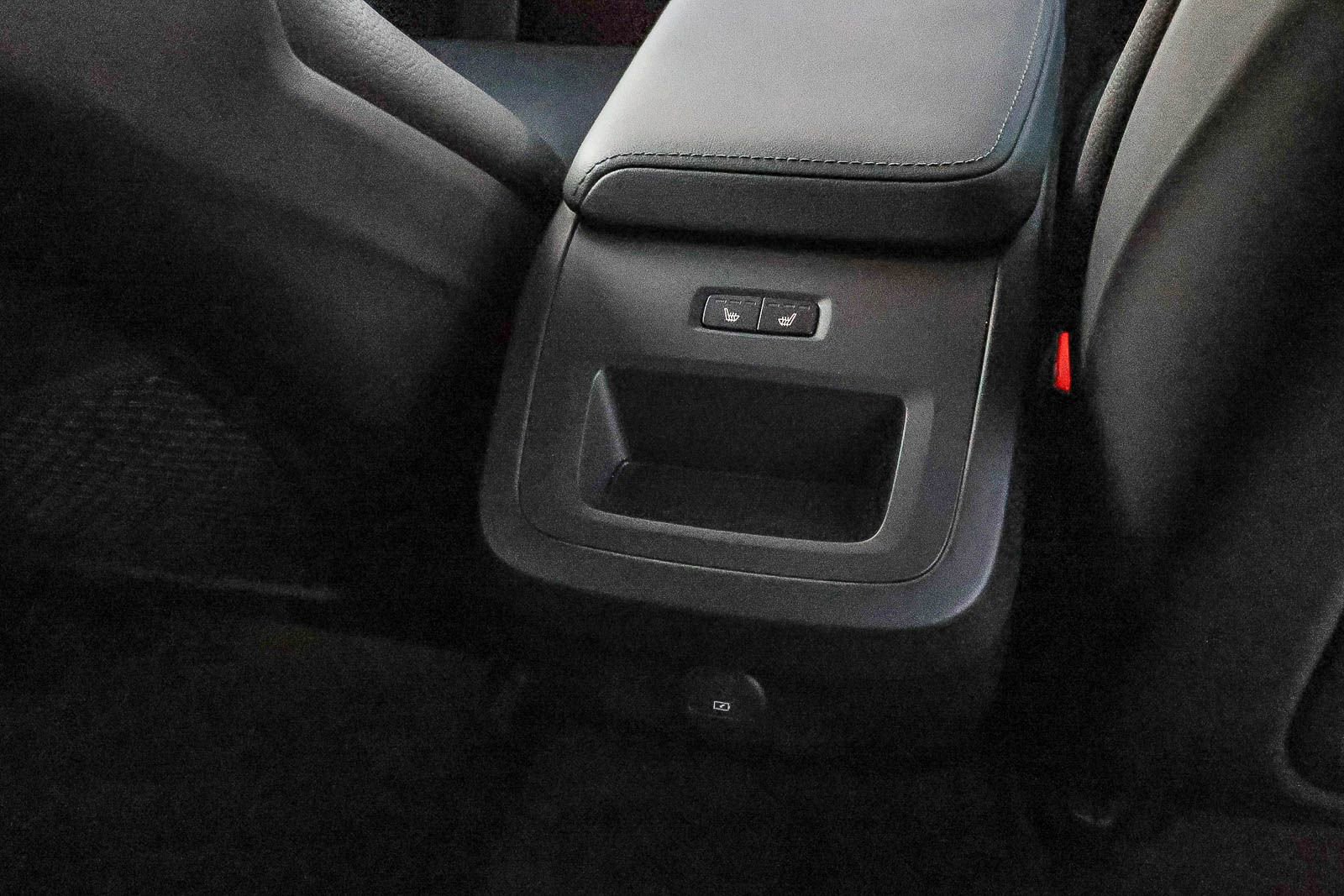 Used 2025 Volvo V60 B5 Cross Country Plus image 21