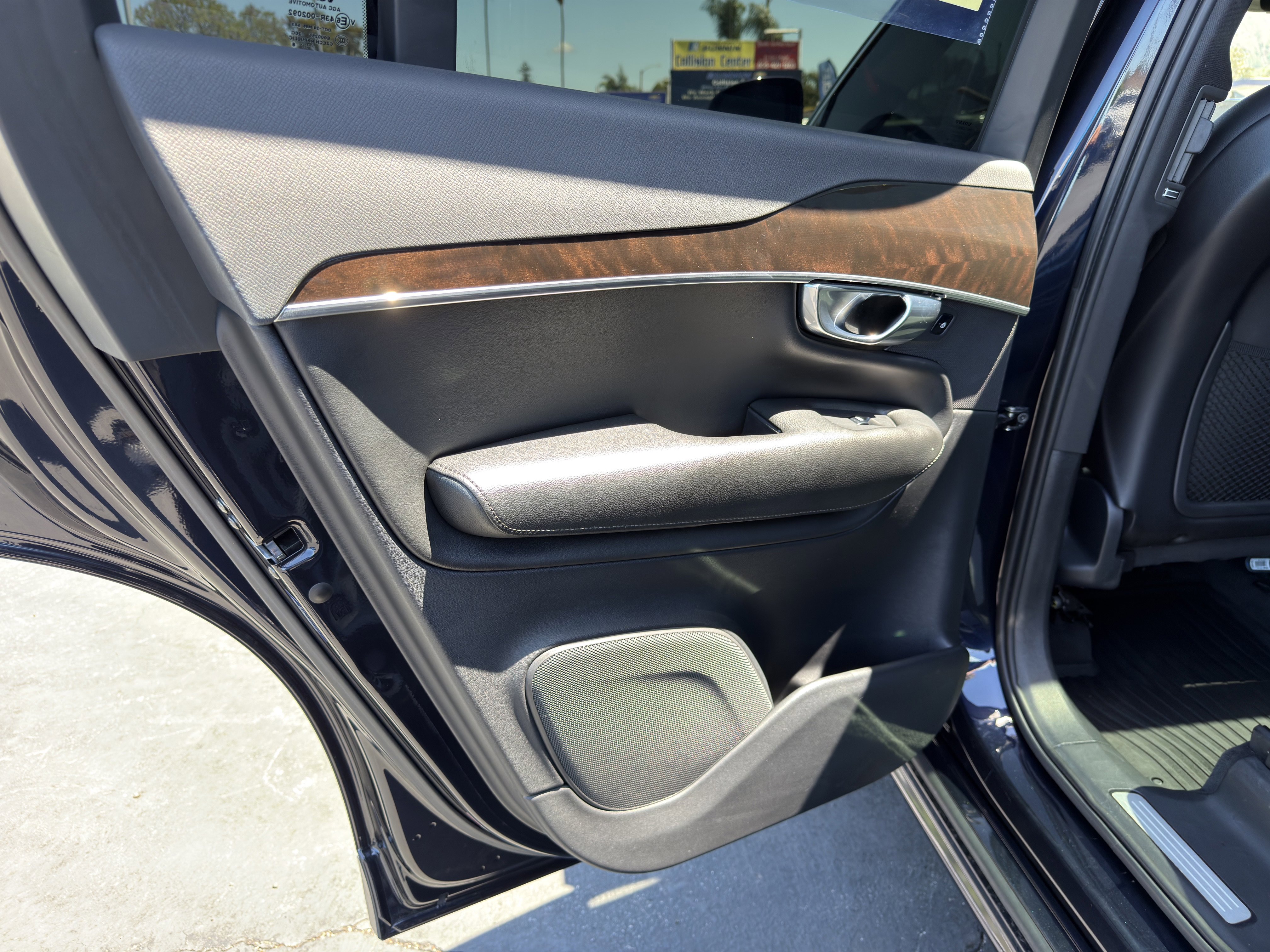 Used 2019 Volvo XC90 T5 Momentum w/ Advanced Package image 19