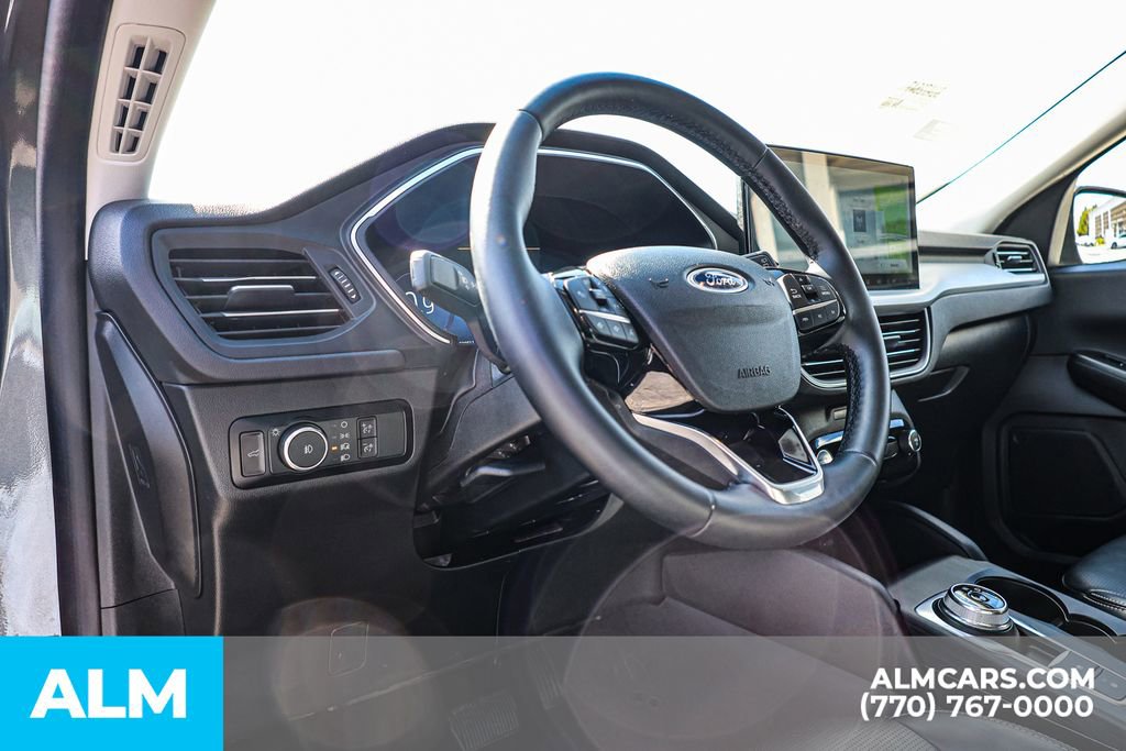 Used 2025 Ford Escape Platinum AWD/4WD image 29