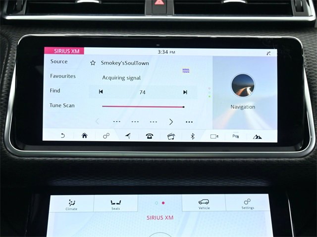 Used 2018 Land Rover Range Rover Velar R-Dynamic SE image 31