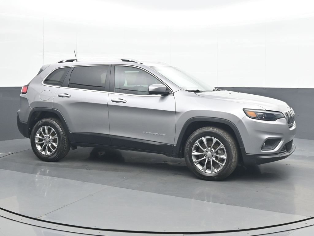 Used 2019 Jeep Cherokee Latitude Plus w/ Cold Weather Group image 8