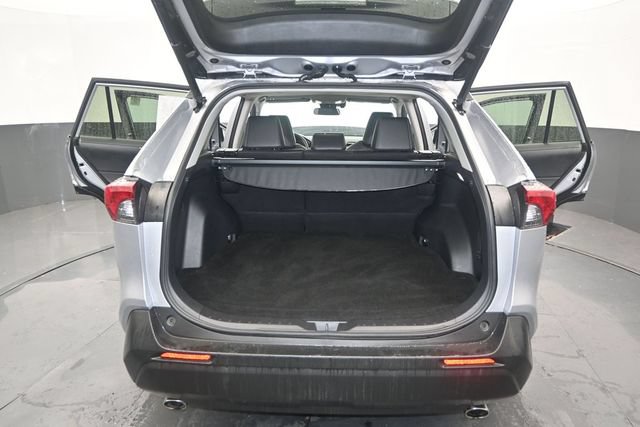 Used 2022 Toyota RAV4 XLE Premium AWD/4WD image 16