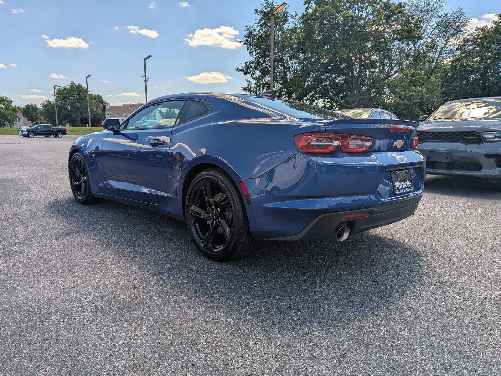 Used 2023 Chevrolet Camaro LT w/ Technology Package RWD image 5