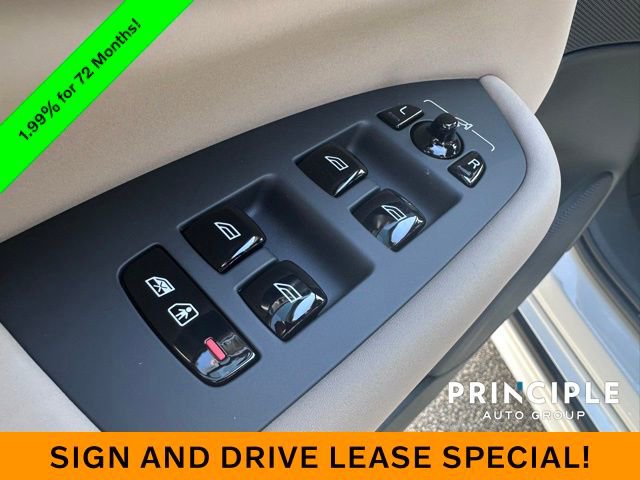New 2026 Volvo XC90 B6 Plus w/ Protection Package Premier image 19