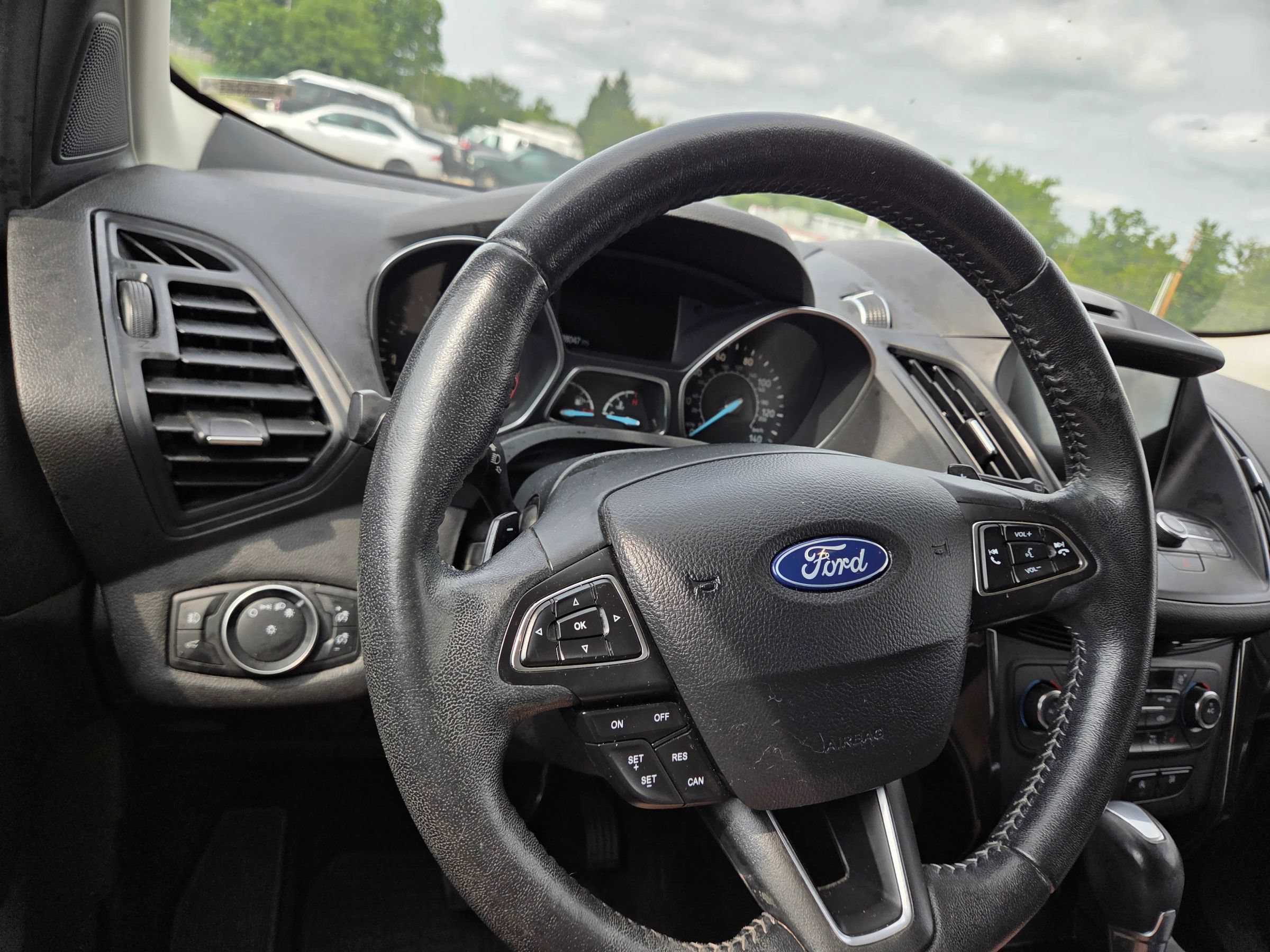 Used 2017 Ford Escape SE w/ Equipment Group 201A FWD image 26