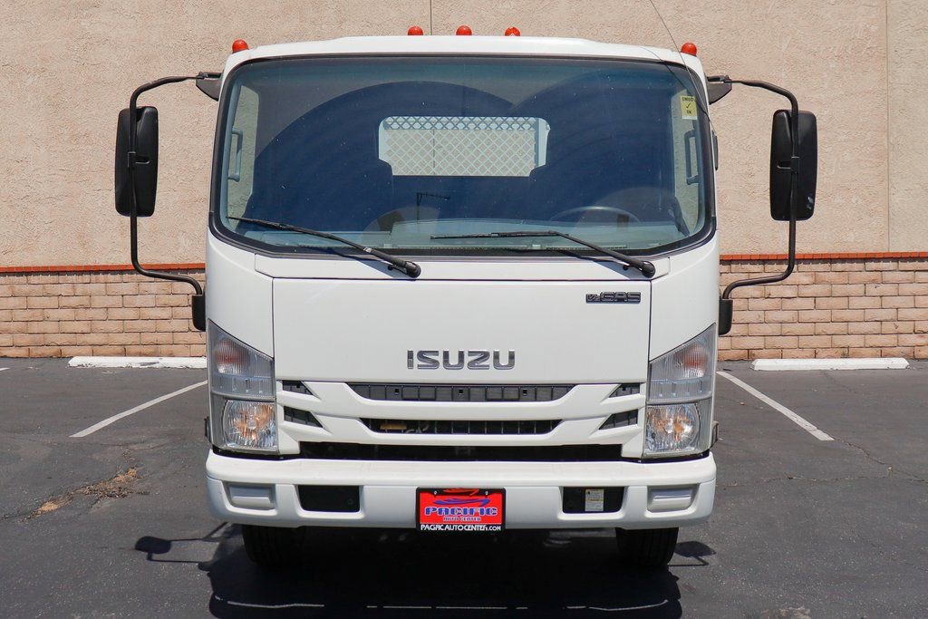 Used 2019 Isuzu NPR RWD image 3
