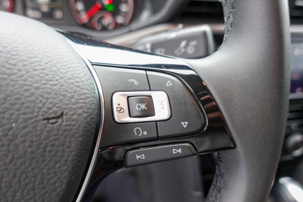 Used 2022 Volkswagen Passat 2.0T image 14