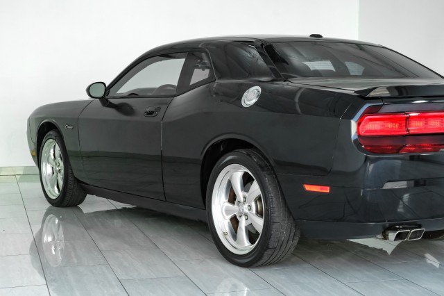 Used 2009 Dodge Challenger R/T RWD image 36