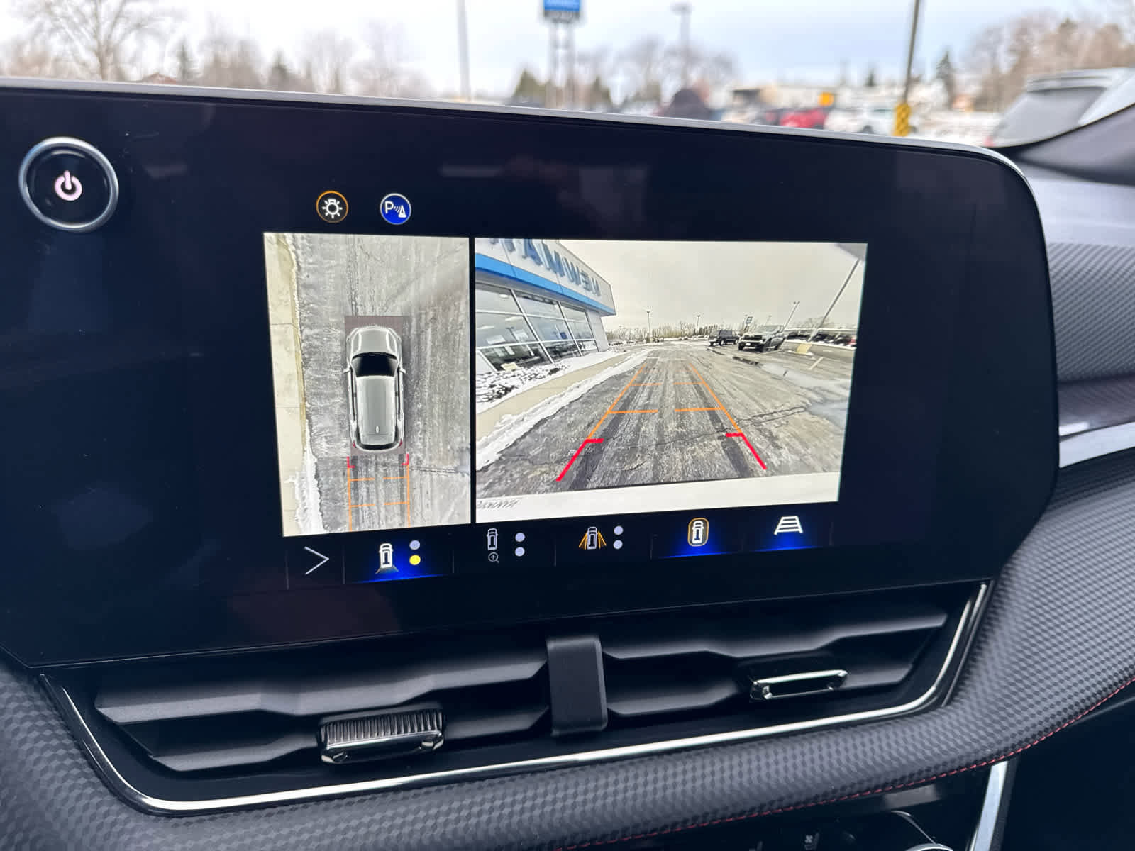 Used 2025 Chevrolet Equinox RS w/ Safety and Technology Package image 23