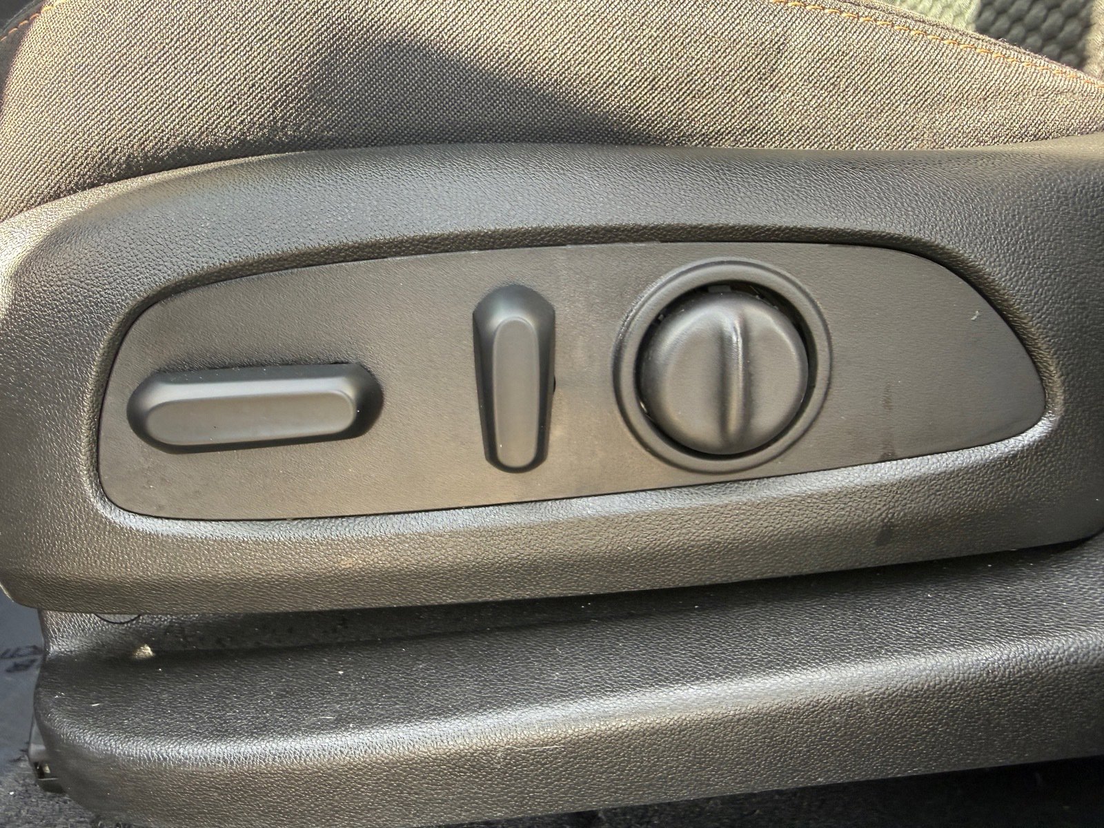 Used 2020 GMC Terrain SLE w/ Driver Convenience Package image 28