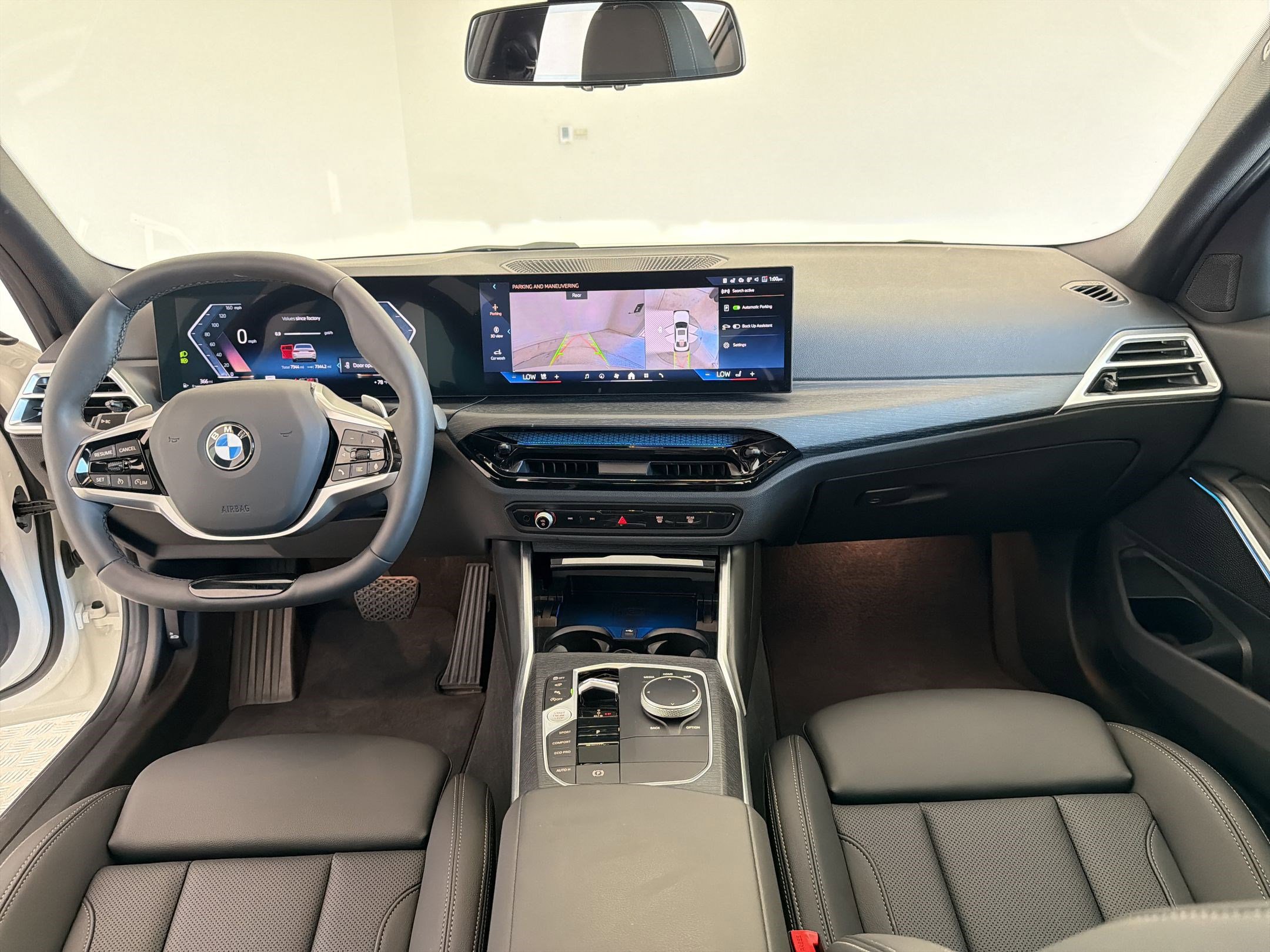 Used 2025 BMW 330i xDrive Sedan w/ Convenience Package AWD/4WD image 17