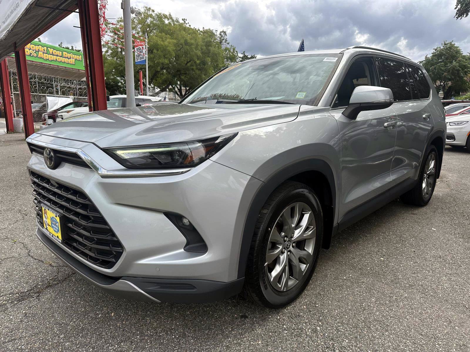 Used 2024 Toyota Grand Highlander AWD Hybrid image 5