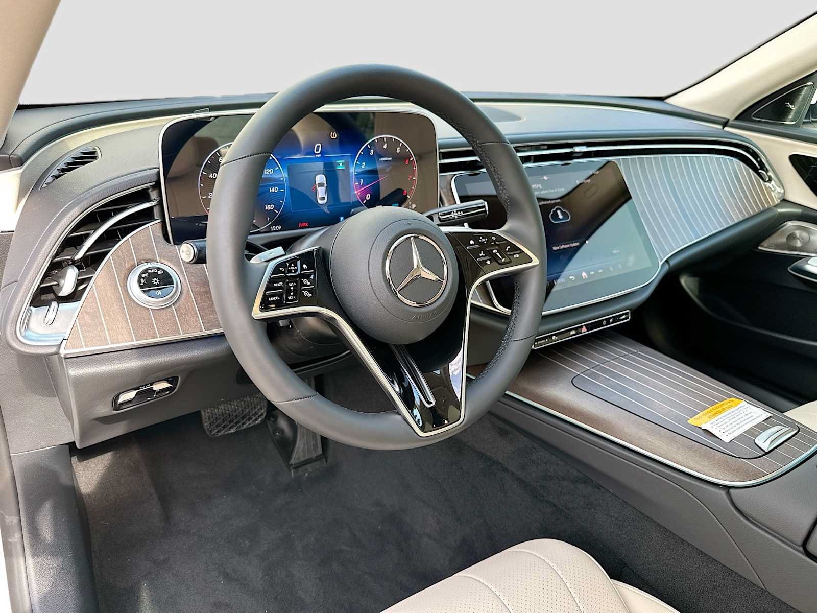 Used 2024 Mercedes-Benz E 450 4MATIC Sedan w/ Winter Package image 9