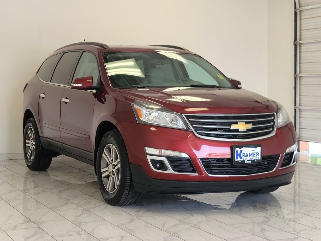 Used 2017 Chevrolet Traverse LT FWD image 3