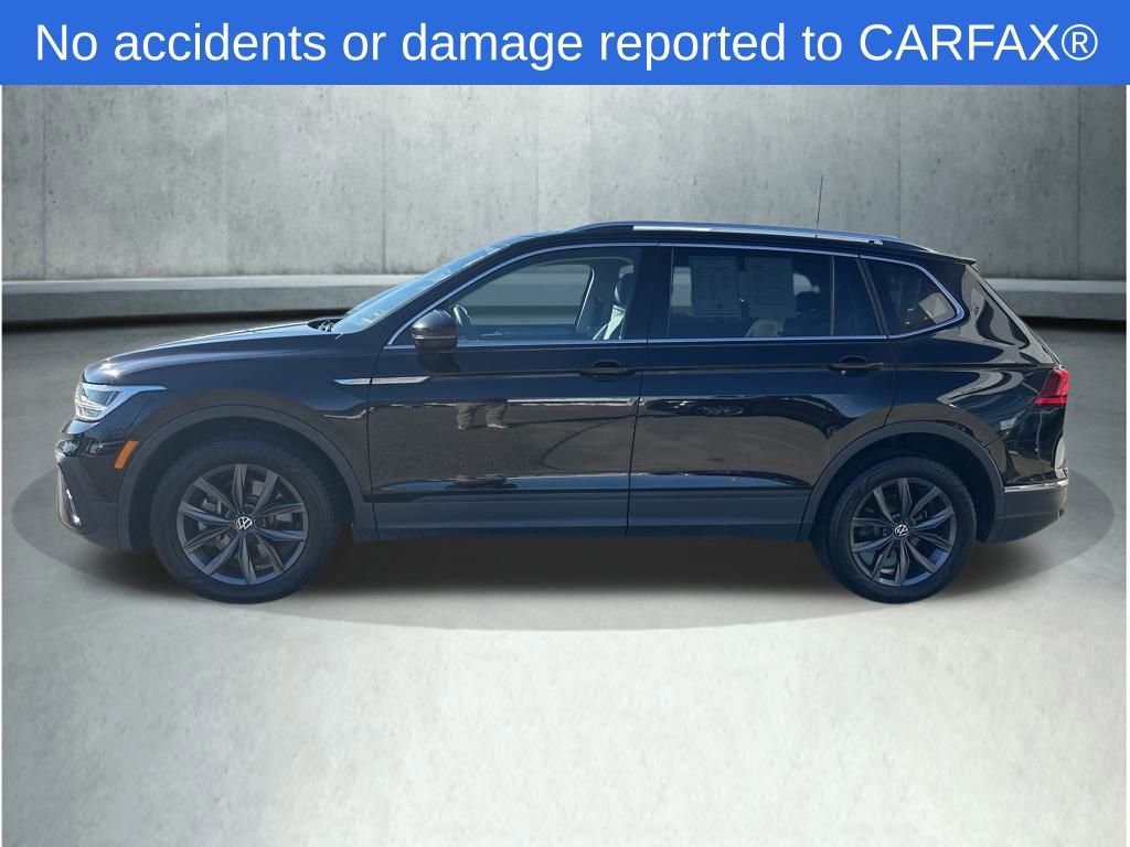 Used 2023 Volkswagen Tiguan SE w/ Panoramic Sunroof Package image 2