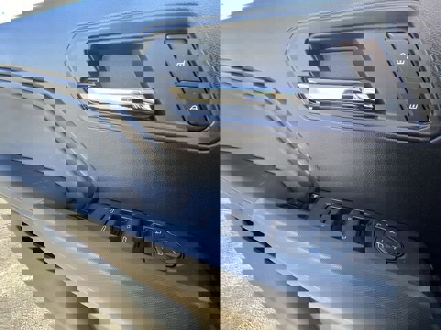 New 2025 GMC Canyon Elevation w/ Convenience Package image 13