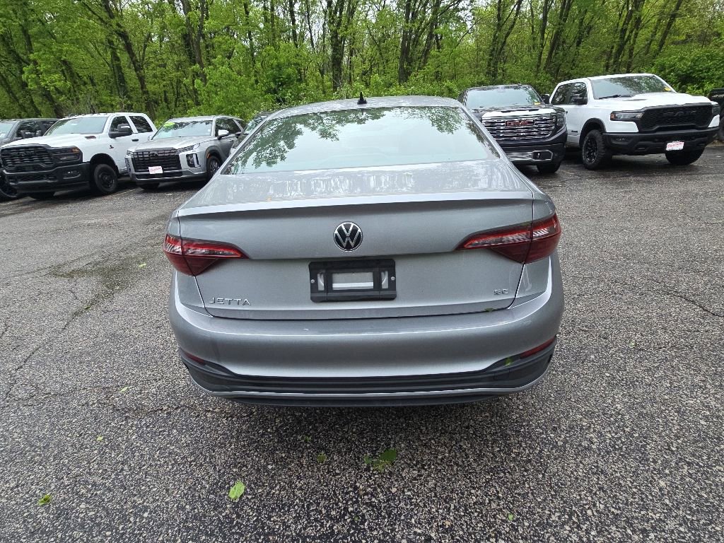 Used 2024 Volkswagen Jetta SE FWD image 6