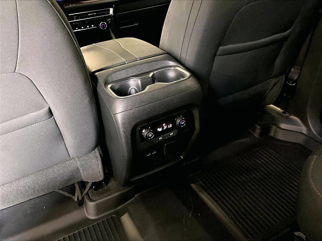 Used 2024 Chevrolet Traverse Z71 AWD/4WD image 29