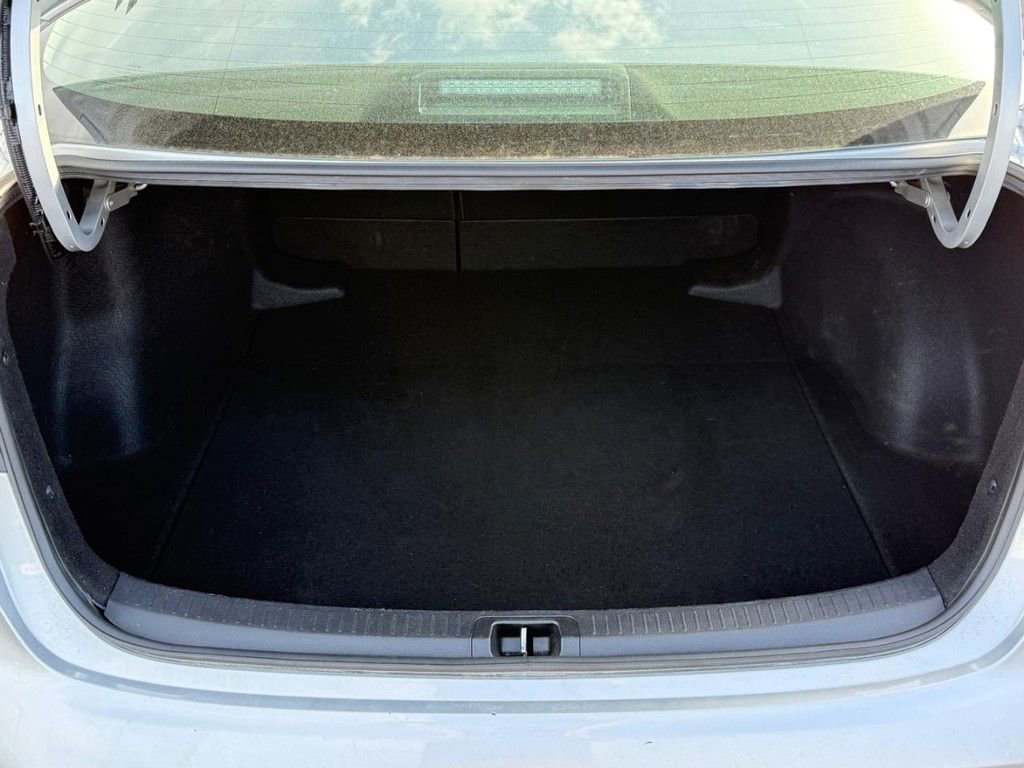 Used 2024 Toyota Corolla LE image 4