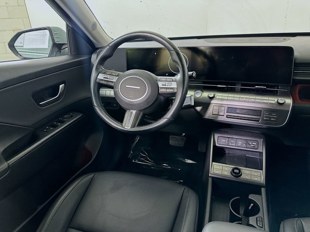 Used 2025 Hyundai Kona Limited image 17