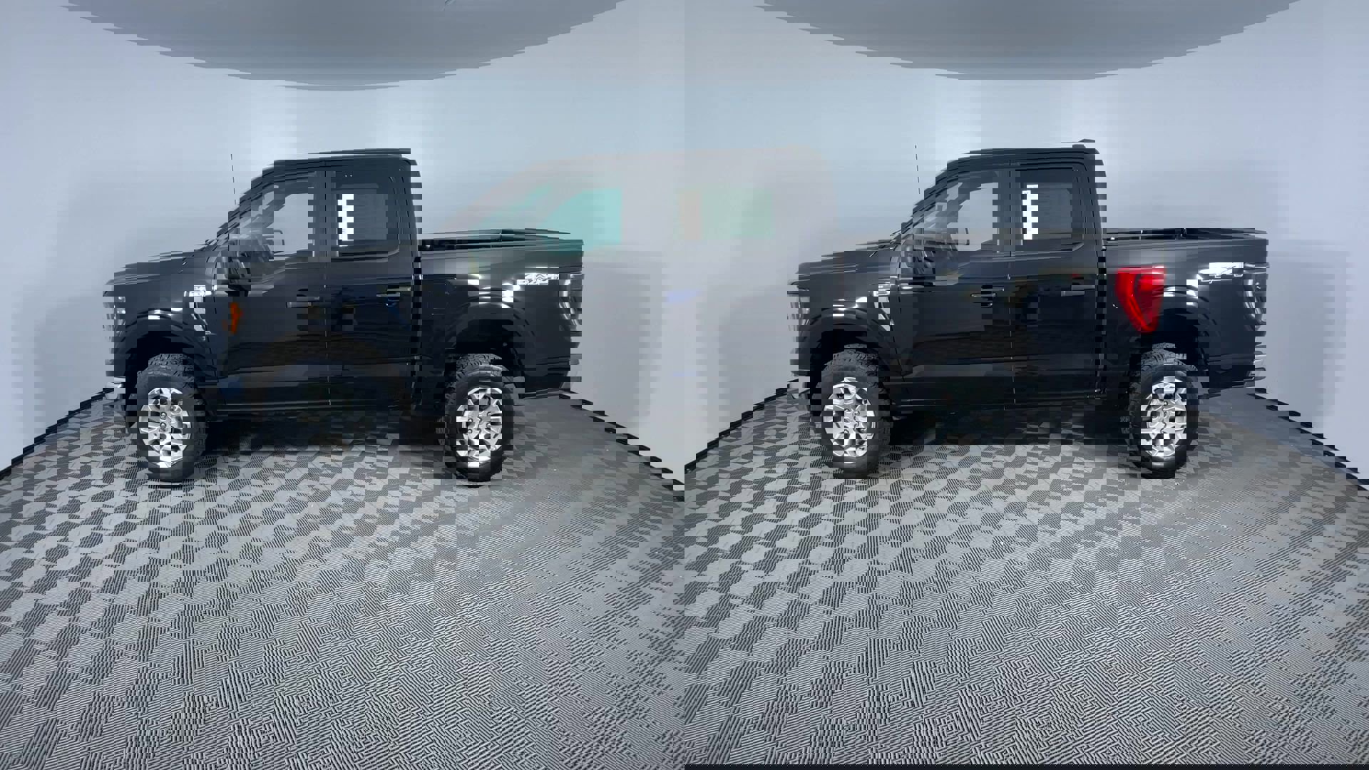 Used 2023 Ford F150 XLT image 5