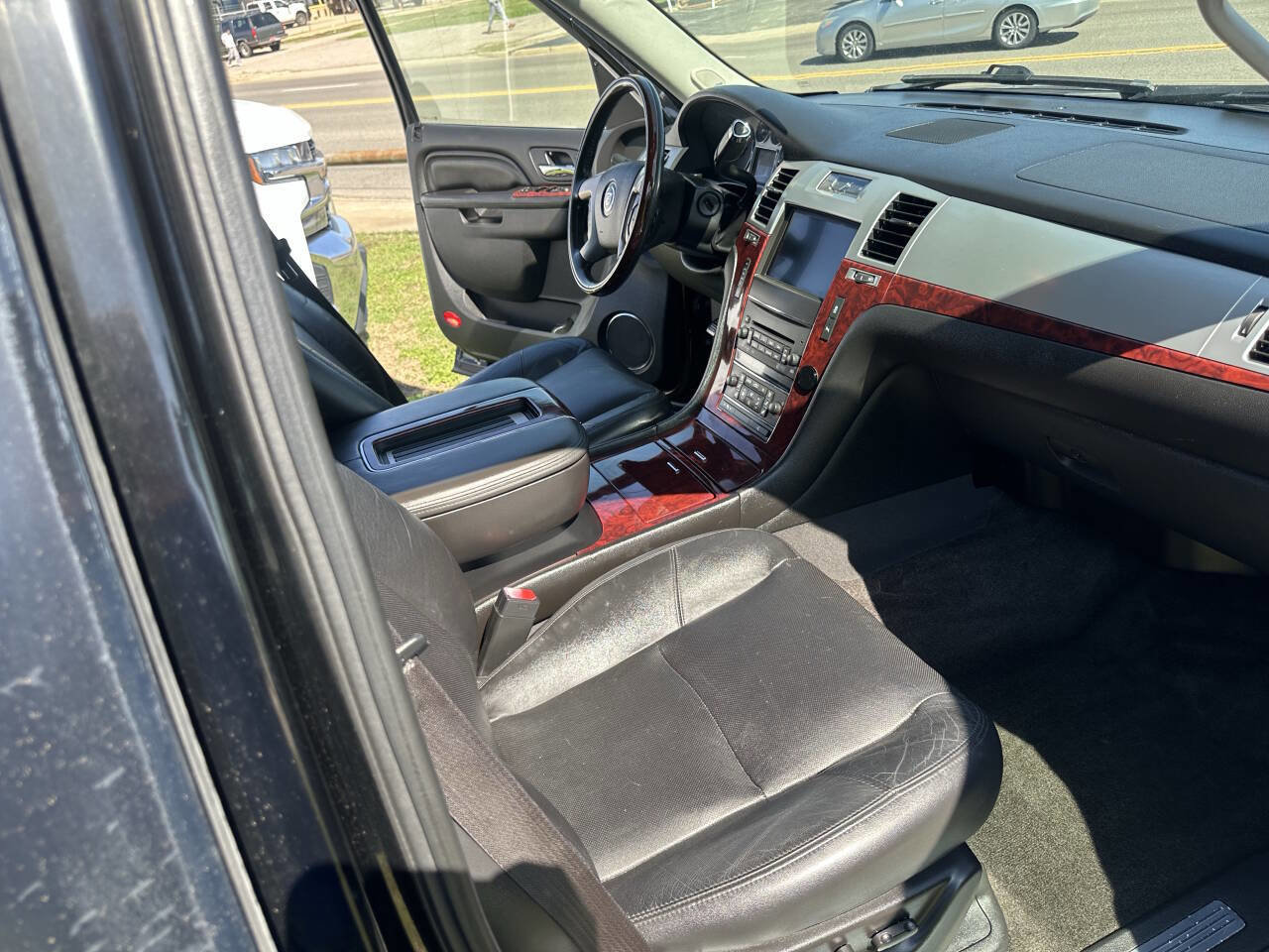 Used 2012 Cadillac Escalade EXT Premium image 22