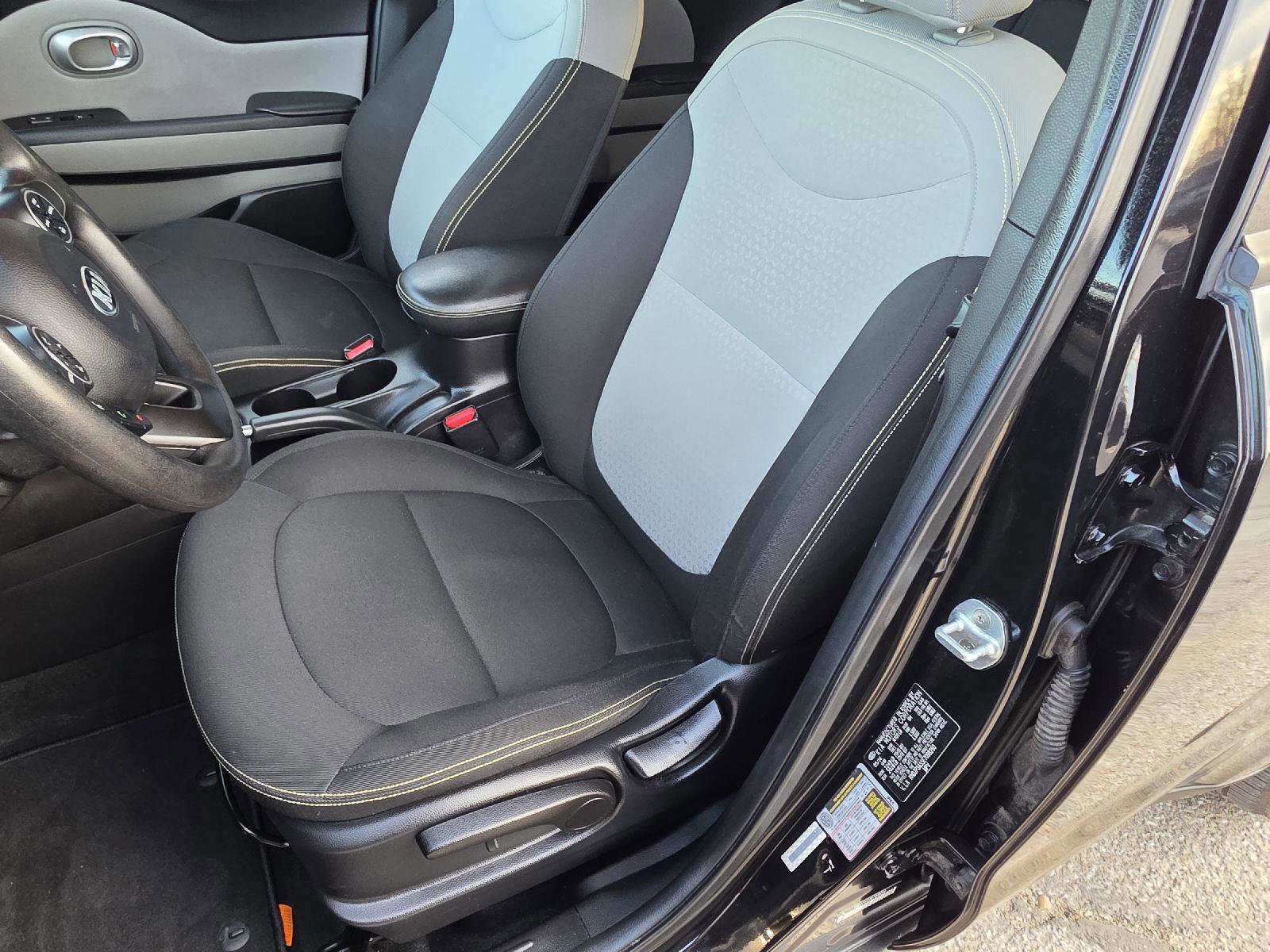 Used 2014 Kia Soul + image 31