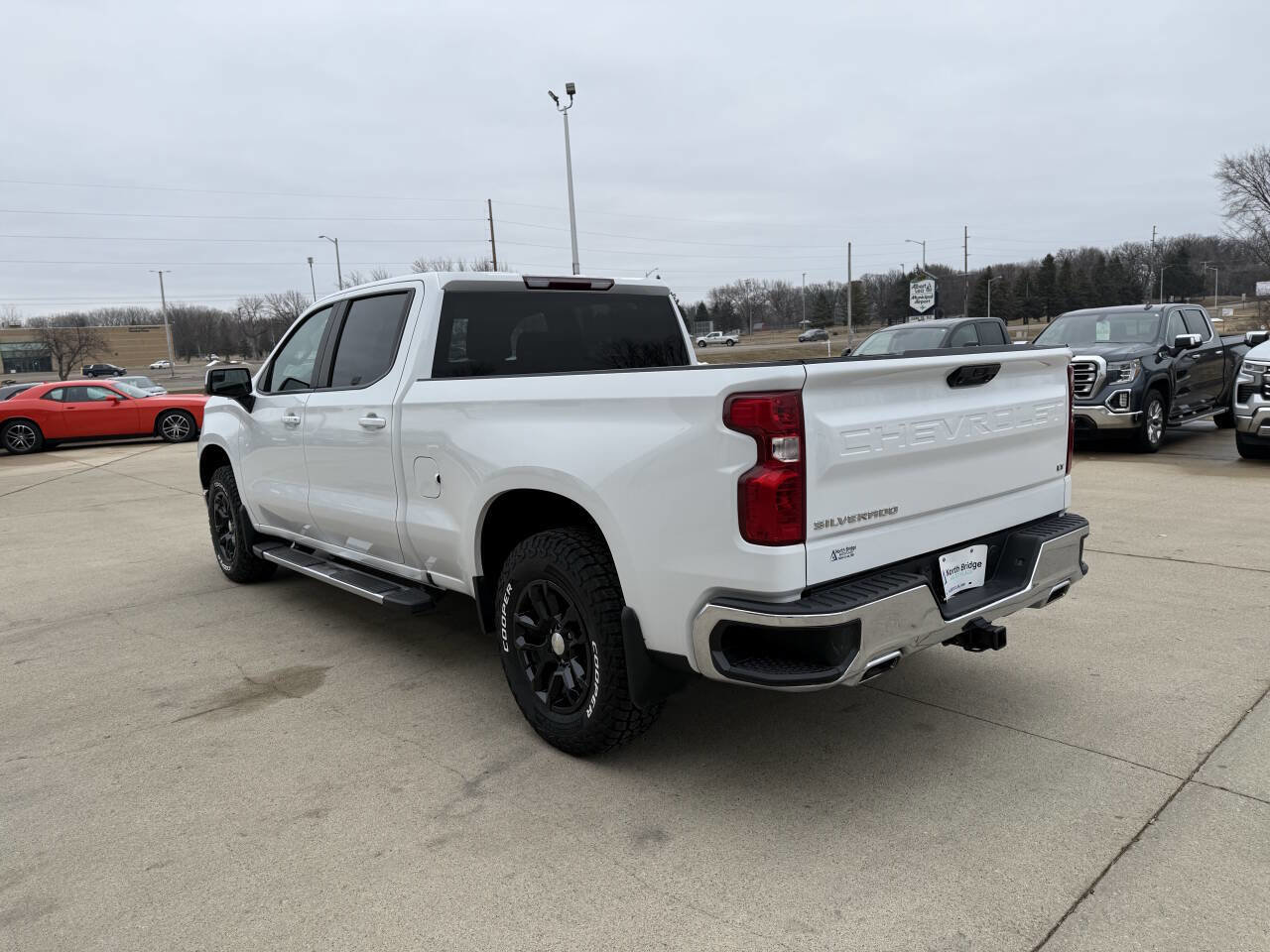 Used 2022 Chevrolet Silverado 1500 LT image 3