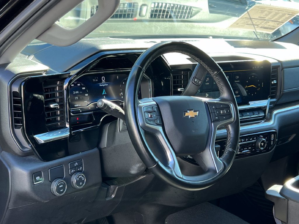 Used 2025 Chevrolet Silverado 1500 LT RWD image 9