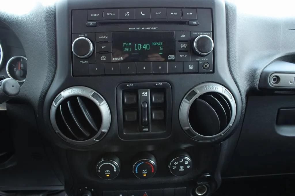 Used 2014 Jeep Wrangler Unlimited Sport w/ Quick Order Package 24S AWD/4WD image 16