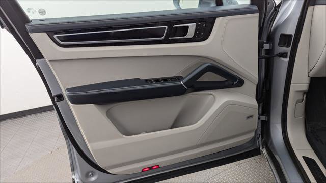 Used 2021 Porsche Cayenne GTS w/ Premium Package Plus image 8