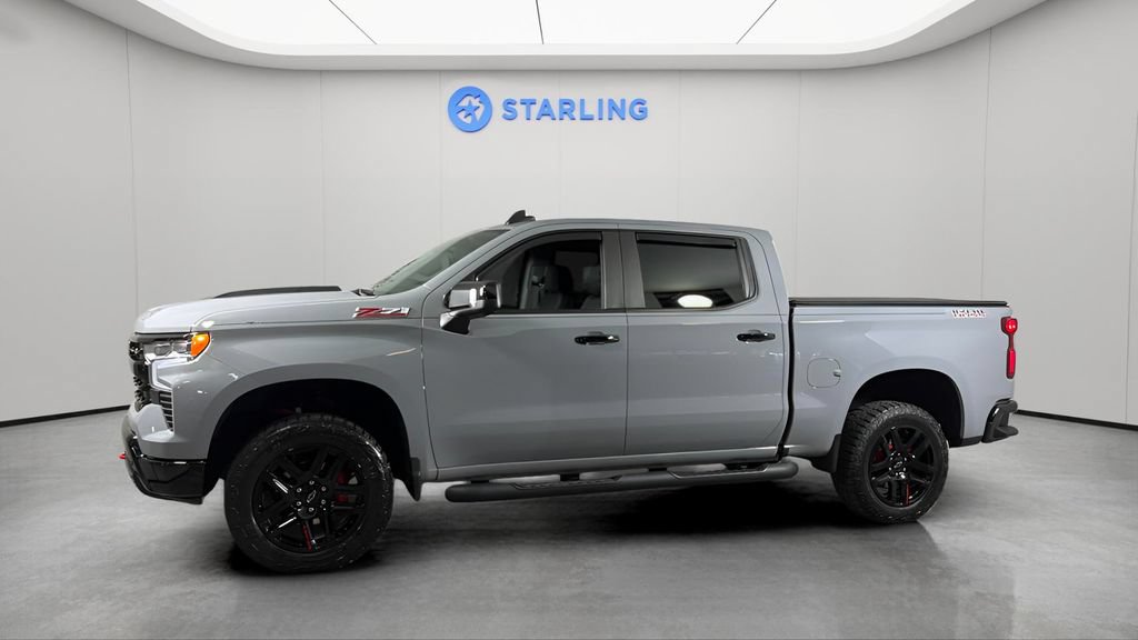 Used 2024 Chevrolet Silverado 1500 LT Trail Boss w/ LT Trail Boss Premium Package AWD/4WD image 2