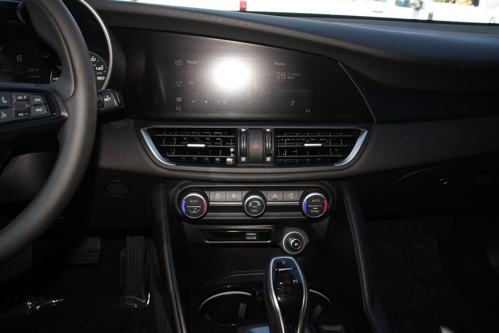 Used 2021 Alfa Romeo Giulia Sprint RWD image 16