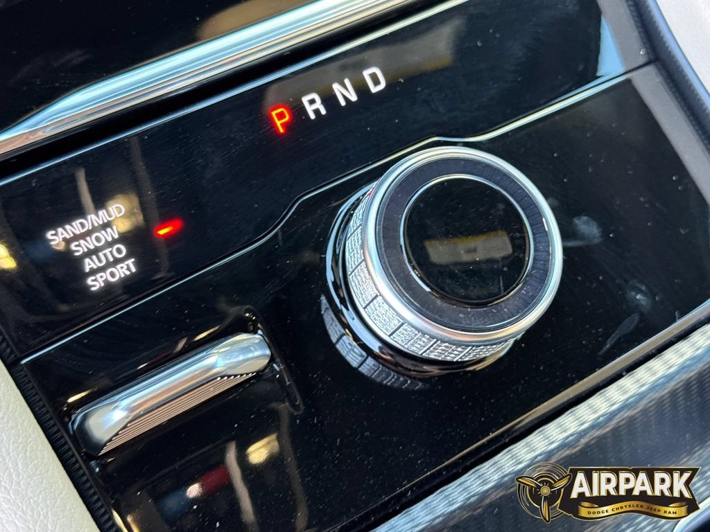 New 2026 Jeep Grand Cherokee Limited w/ Luxury Tech Group II AWD/4WD image 31