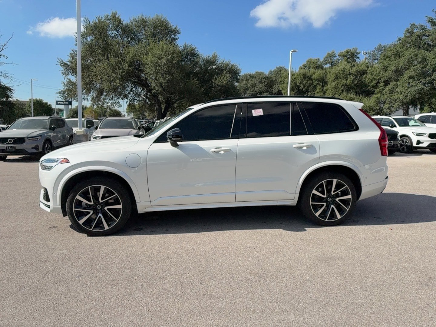 Certified 2023 Volvo XC90 T8 Plus w/ Protection Package AWD/4WD image 3