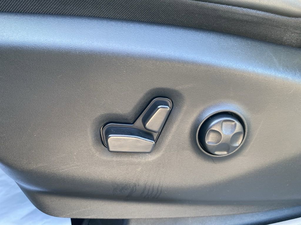 Used 2024 Chrysler Pacifica Limited image 22