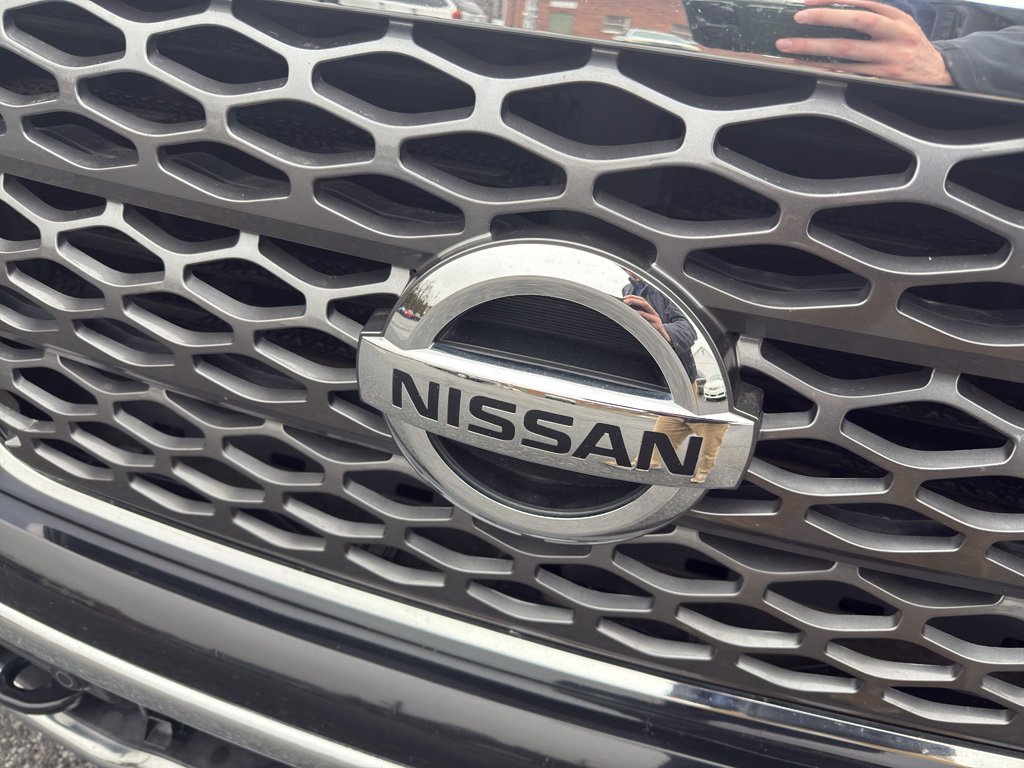 Used 2017 Nissan Titan SV image 34