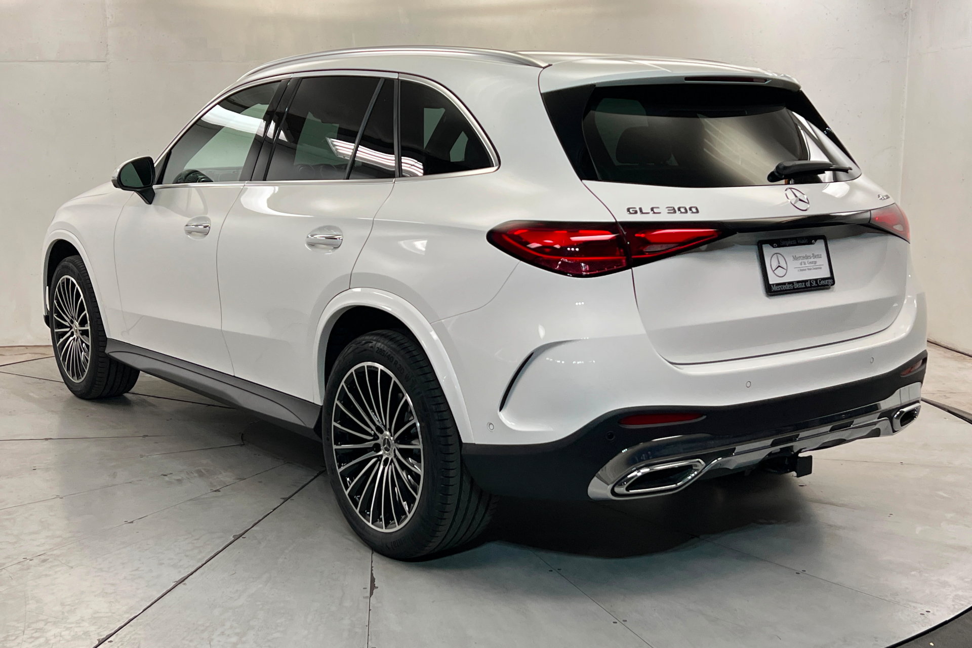 New 2026 Mercedes-Benz GLC 300 4MATIC image 3