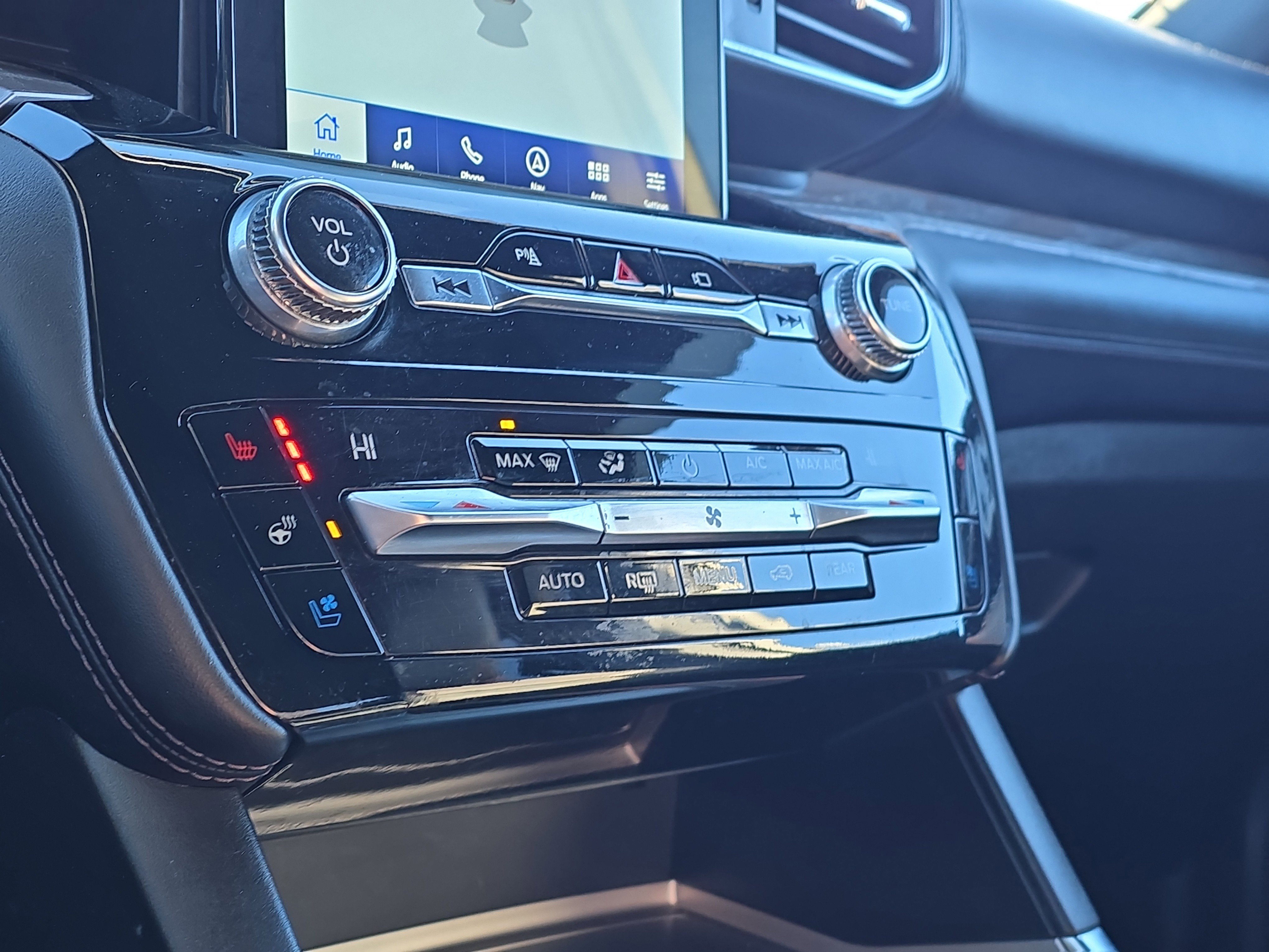 Certified 2021 Ford Explorer Platinum w/ Equipment Group 601A image 31