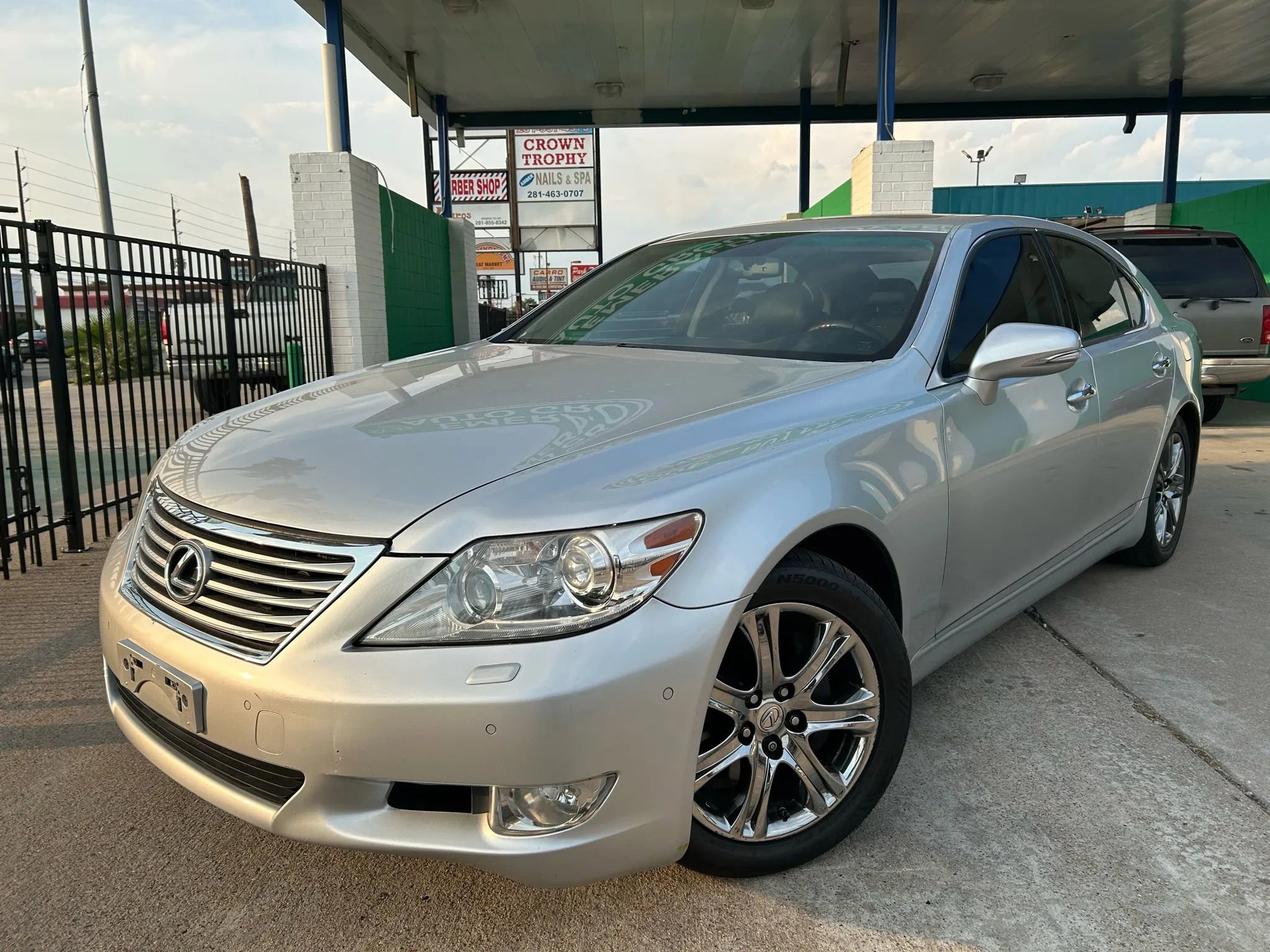 Used 2012 Lexus LS 460 w/ Luxury Value Edition image 2