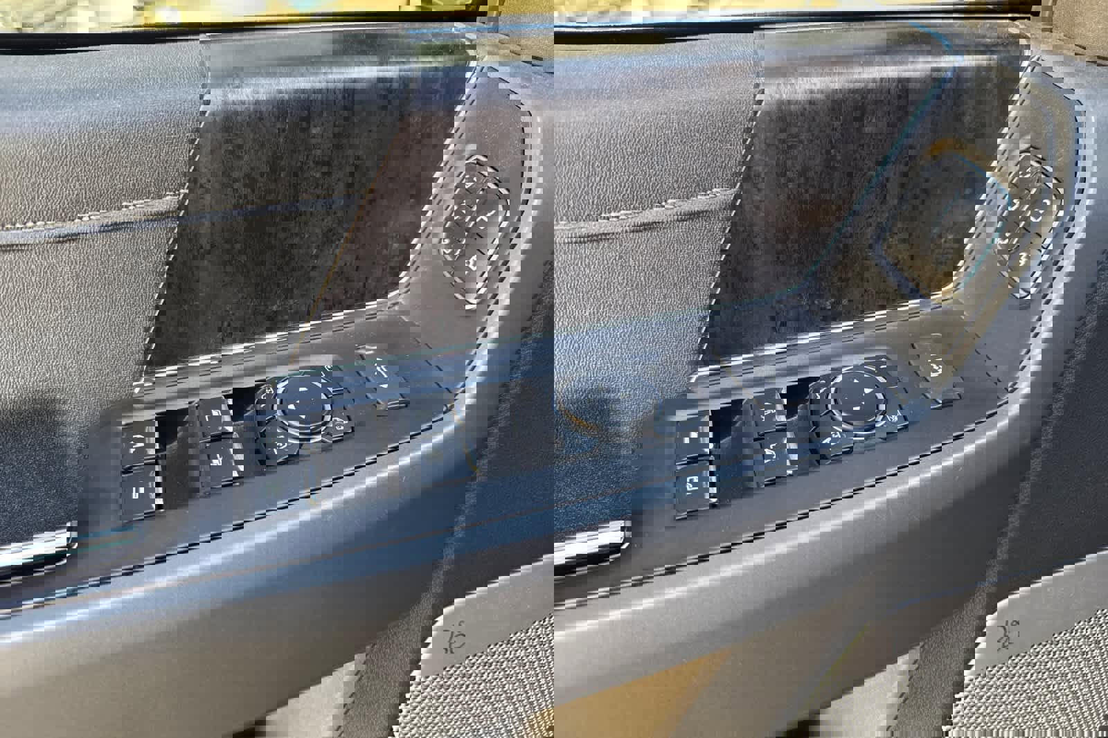 Used 2023 Ford F350 Lariat w/ Lariat Ultimate Package image 11