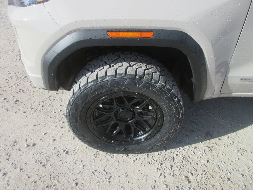 New 2026 GMC Canyon Elevation w/ Convenience Package image 11